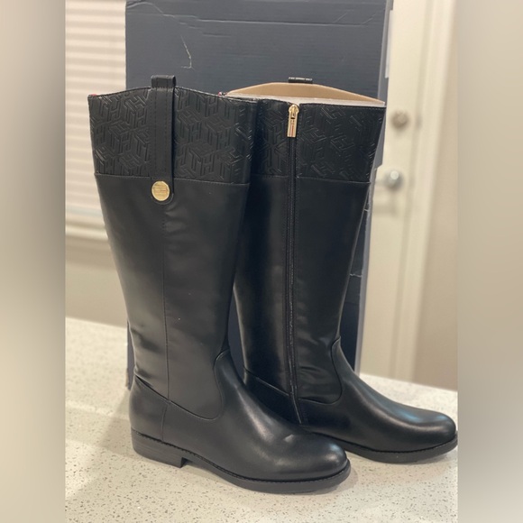 TOMMY HILFIGER WOMENS SEMIRA TALL BOOT - Picture 4 of 8